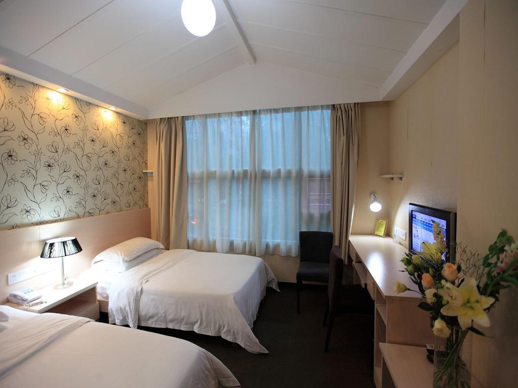 Guangzhou Colorful Days Hotel Room photo